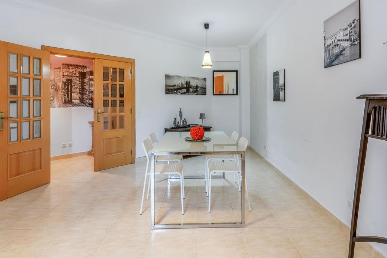 Spacious 2 Bdr Apartment W/ Patio By Lovelystay Armação de Pêra Exterior foto